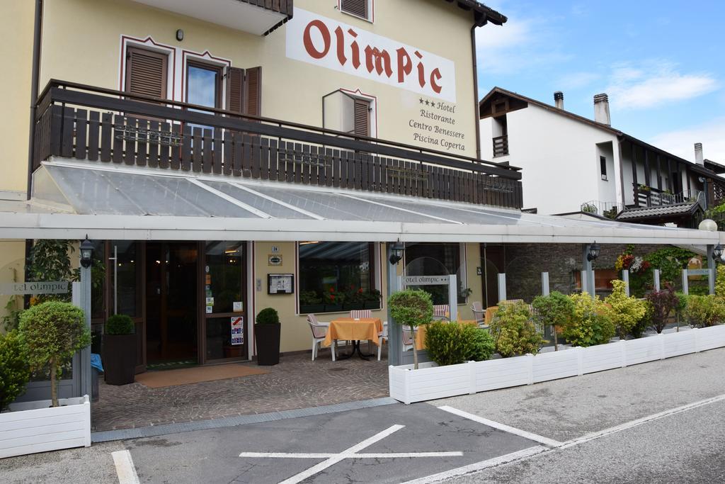Hotel Olimpic บาเซลกา ดิ ปีเน ภายนอก รูปภาพ