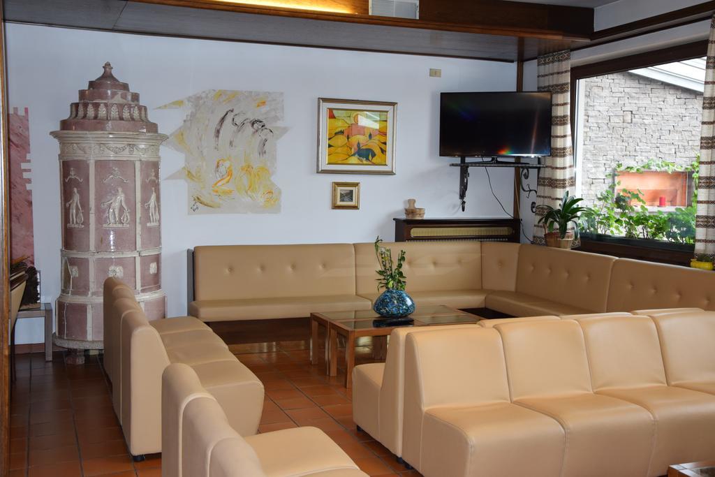 Hotel Olimpic บาเซลกา ดิ ปีเน ภายนอก รูปภาพ